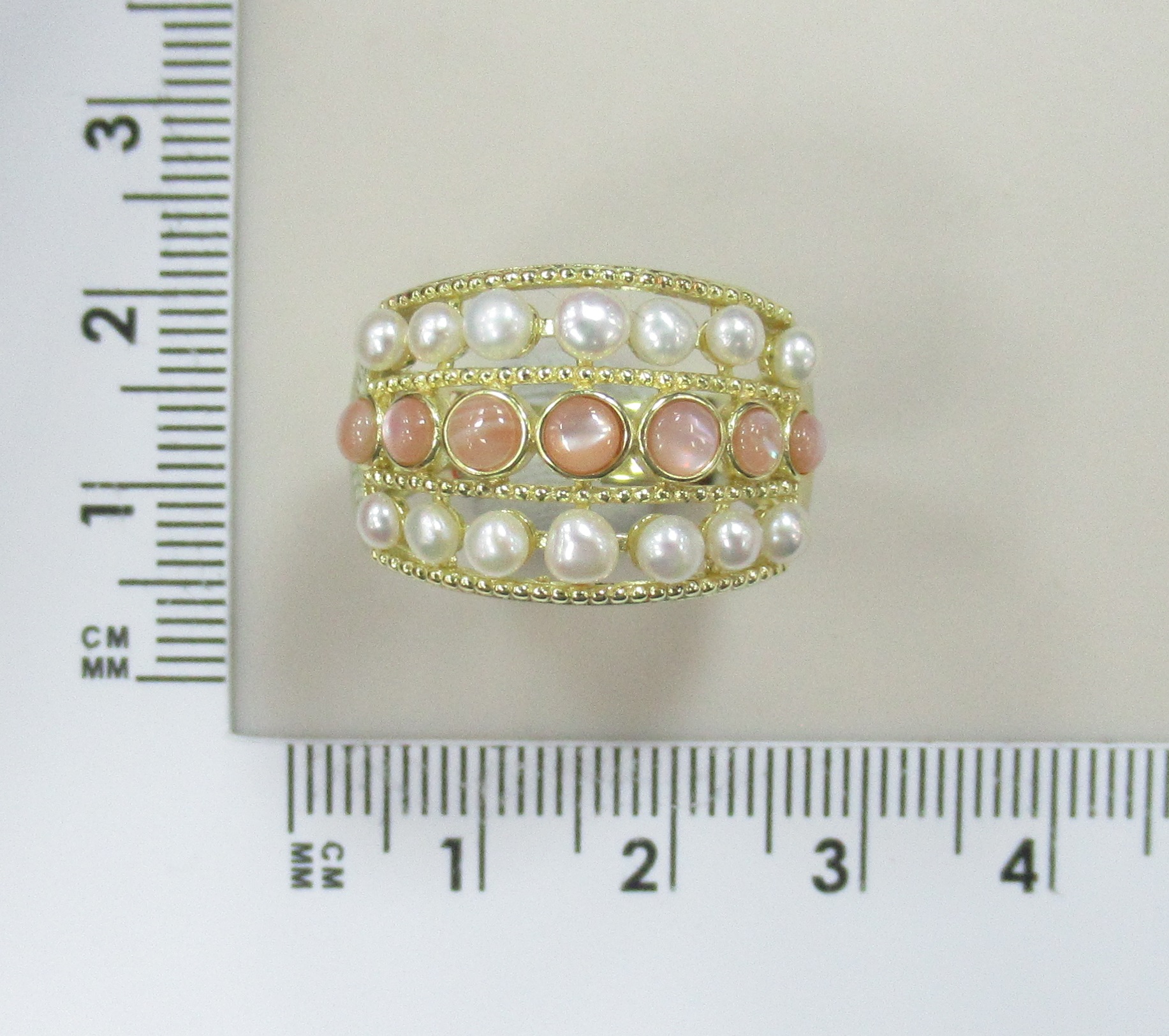 Серебряное кольцо с перламутром и жемчугом